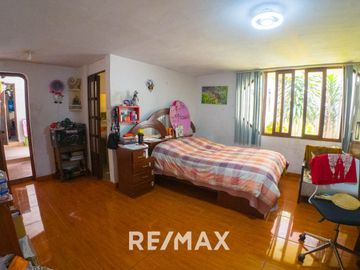 Se Vende Casa Primer Piso De 181M2 Incluido Triplex En Patio Interno - Sjl