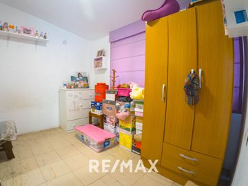 Se Vende Casa Primer Piso De 181M2 Incluido Triplex En Patio Interno - Sjl