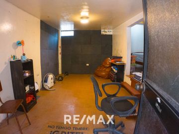 Se Vende Casa Primer Piso De 181M2 Incluido Triplex En Patio Interno - Sjl