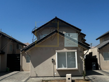 SE VENDE CASA SECTOR AV. LA MONTAÑA NORTE VALLE GRANDE LAMPA
