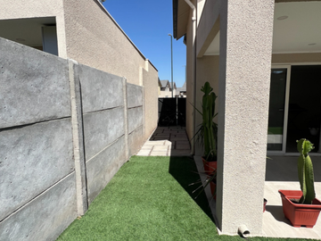 SE VENDE CASA SECTOR AV. LA MONTAÑA NORTE VALLE GRANDE LAMPA