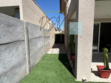 SE VENDE CASA SECTOR AV. LA MONTAÑA NORTE VALLE GRANDE LAMPA