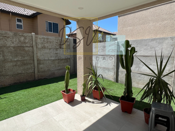 SE VENDE CASA SECTOR AV. LA MONTAÑA NORTE VALLE GRANDE LAMPA