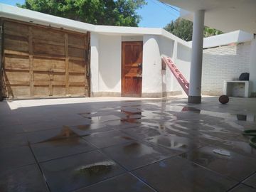 VENTA DE CASA FRENTE A PARQUE EN LAS VIÑAS DE LA MOLINA