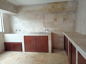 VENTA DE CASA FRENTE A PARQUE EN LAS VIÑAS DE LA MOLINA