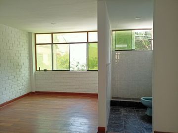 VENTA DE CASA FRENTE A PARQUE EN LAS VIÑAS DE LA MOLINA