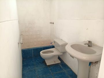 VENTA DE CASA FRENTE A PARQUE EN LAS VIÑAS DE LA MOLINA