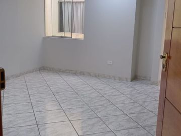 AMPLIO DEPARTAMENTO DUPLEX EN URB. VILLASOL ZONA CENTRICA EN LOS OLIVOS