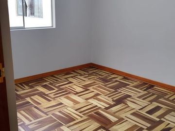 AMPLIO DEPARTAMENTO DUPLEX EN URB. VILLASOL ZONA CENTRICA EN LOS OLIVOS