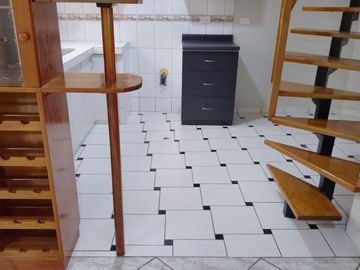 AMPLIO DEPARTAMENTO DUPLEX EN URB. VILLASOL ZONA CENTRICA EN LOS OLIVOS