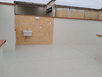 AMPLIO DEPARTAMENTO DUPLEX EN URB. VILLASOL ZONA CENTRICA EN LOS OLIVOS