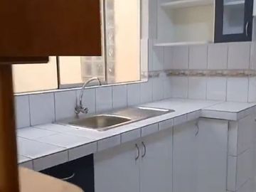 AMPLIO DEPARTAMENTO DUPLEX EN URB. VILLASOL ZONA CENTRICA EN LOS OLIVOS