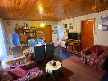 CASA EN TERRENO 440 M² - 2 PISOS, 5D3B - LAS BANDURRIAS - PIRQUE (Cód.124)