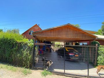 CASA EN TERRENO 440 M² - 2 PISOS, 5D3B - LAS BANDURRIAS - PIRQUE (Cód.124)