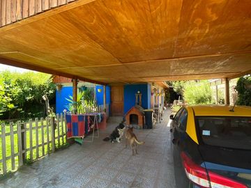 CASA EN TERRENO 440 M² - 2 PISOS, 5D3B - LAS BANDURRIAS - PIRQUE (Cód.124)