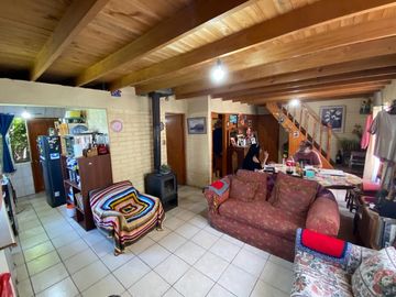 CASA EN TERRENO 440 M² - 2 PISOS, 5D3B - LAS BANDURRIAS - PIRQUE (Cód.124)