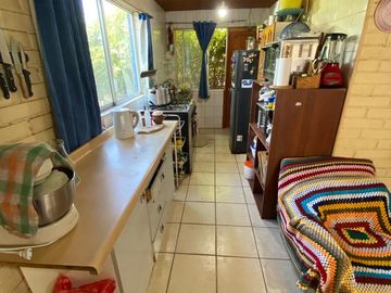 CASA EN TERRENO 440 M² - 2 PISOS, 5D3B - LAS BANDURRIAS - PIRQUE (Cód.124)