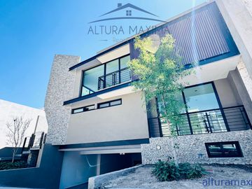 Casa Nueva en Venta Puerta del Bosque Andares Zapopan