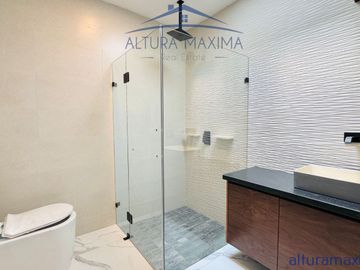 Casa Nueva en Venta Puerta del Bosque Andares Zapopan