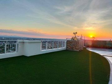 FOR SALE CONDO IN LAS PINAS SONORA GARDEN NEAR CAVITE ROBINSON ALABANG SM SOUTH MALL You sent details pala