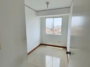 VENDO DEPARTAMENTO DE 83m² 03 DORM. 6° piso + 01 COCHERA - LINCE