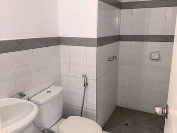 VENDO DEPARTAMENTO DE 83m² 03 DORM. 6° piso + 01 COCHERA - LINCE