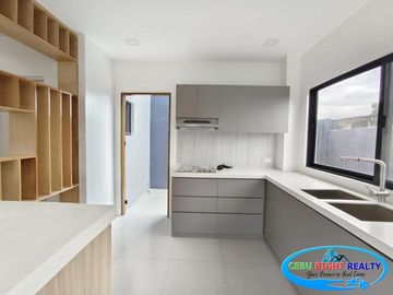 4 Bedroom House For Sale in Corona Del Mar Talisay City Cebu