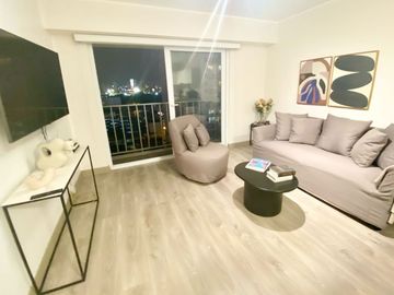 ¡Moderno departamento amoblado en alquiler! A 1 cuadra del Centro Financiero de San Isidro 📍 Ubicación privilegiada