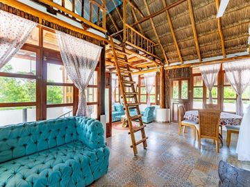 Espectacular casa en venta en Parque Xcaret – 4 recámaras con alberca y jardín privado