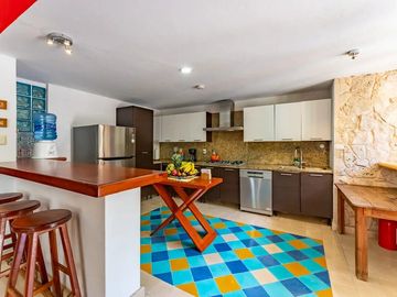 Espectacular casa en venta en Parque Xcaret – 4 recámaras con alberca y jardín privado