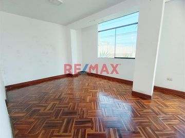 Vendo Linda Casa En Los Olivos Urb. Mariscal Gamarra