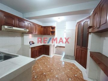 Vendo Linda Casa En Los Olivos Urb. Mariscal Gamarra