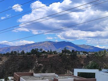 VENDO O RENTA CASA TANDA NAYON CUMBAYA QUITO
