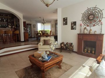 VENDO CASA TANDA NAYON CUMBAYA QUITO