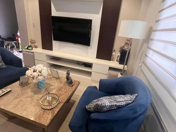 hermosa casa Urb, Romareda