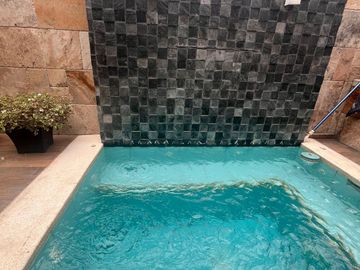hermosa casa Urb, Romareda