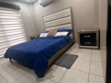 hermosa casa Urb, Romareda