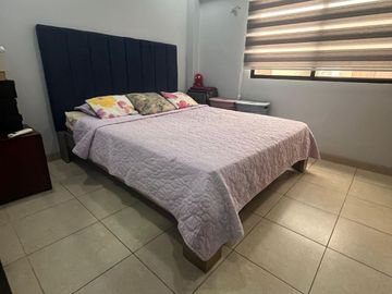hermosa casa Urb, Romareda