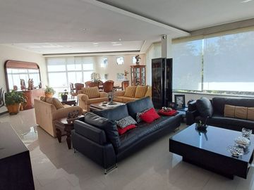 VENDO CASA TANDA NAYON CUMBAYA QUITO CONJUNTO