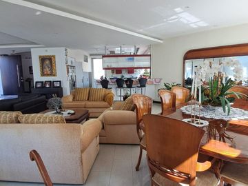VENDO CASA TANDA NAYON CUMBAYA QUITO CONJUNTO