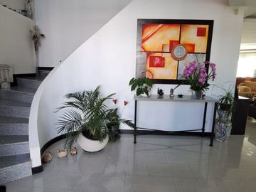 VENDO CASA TANDA NAYON CUMBAYA QUITO CONJUNTO
