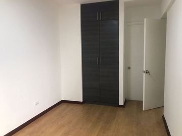 SE VENDE LINDO DEPARTAMENTO  DUPLEX, MODERNO EDIFICIO – CERCADO DE LIMA