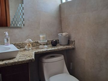 VENDO CASA TACURI NAYON CUMBAYÁ QUITO URBANIZACIÓN