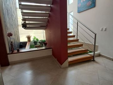 VENDO CASA TACURI NAYON CUMBAYÁ QUITO URBANIZACIÓN