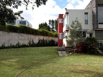 VENDO CASA TACURI NAYON CUMBAYÁ QUITO URBANIZACIÓN