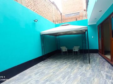 VENTA DE CASA DE TRES PISOS EN EL DISTRITO DE LA PERLA   CALLAO