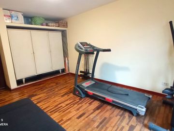 VENTA DE CASA DE TRES PISOS EN EL DISTRITO DE LA PERLA   CALLAO