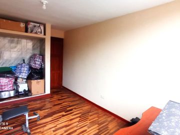 VENTA DE CASA DE TRES PISOS EN EL DISTRITO DE LA PERLA   CALLAO