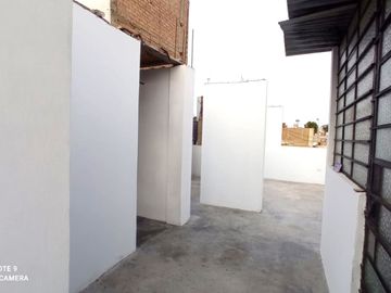 VENTA DE CASA DE TRES PISOS EN EL DISTRITO DE LA PERLA   CALLAO