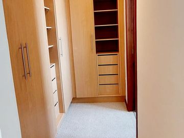 Vendo casa 4 dormitorios, dentro de conjunto, sector Norte, Santa Lucía Alta